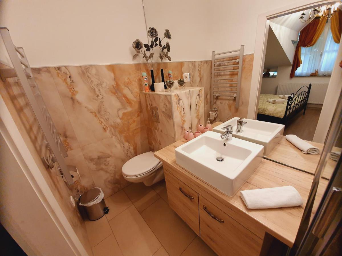 Karmelita Boutique Apartman Šoproň Exteriér fotografie