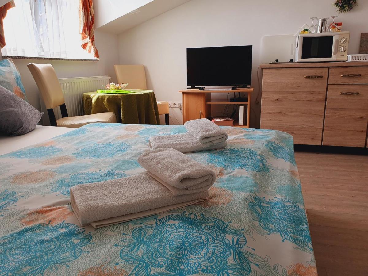 Karmelita Boutique Apartman Šoproň Exteriér fotografie