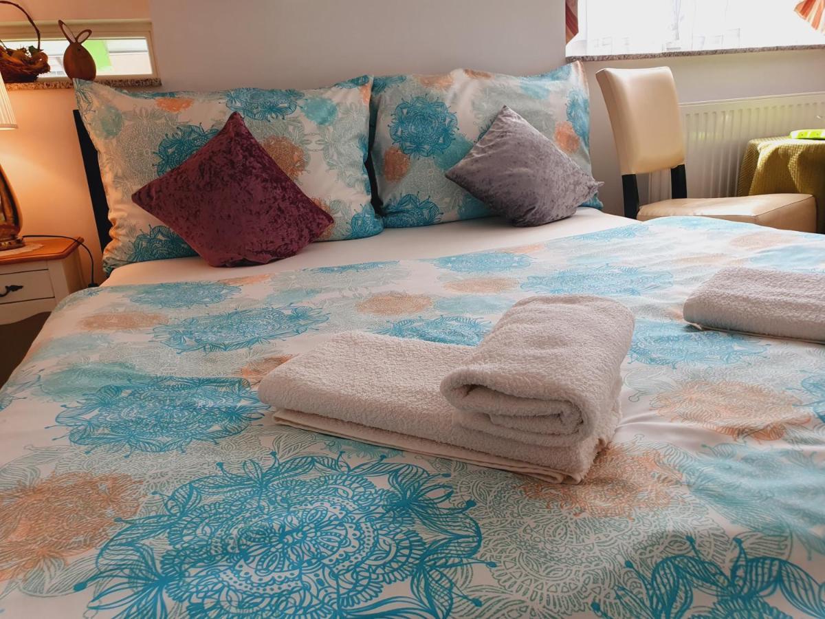 Karmelita Boutique Apartman Šoproň Exteriér fotografie