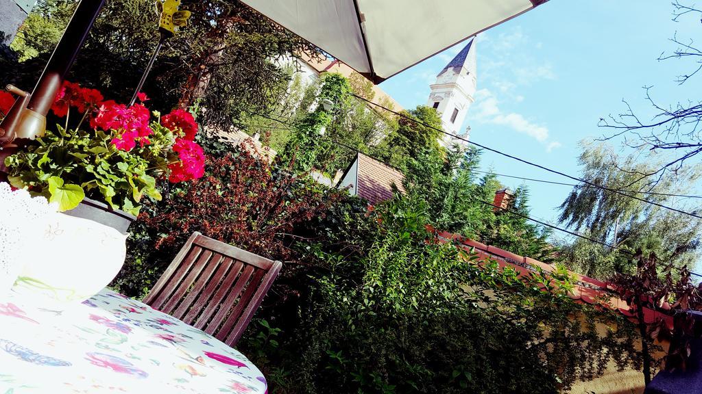 Karmelita Boutique Apartman Šoproň Exteriér fotografie