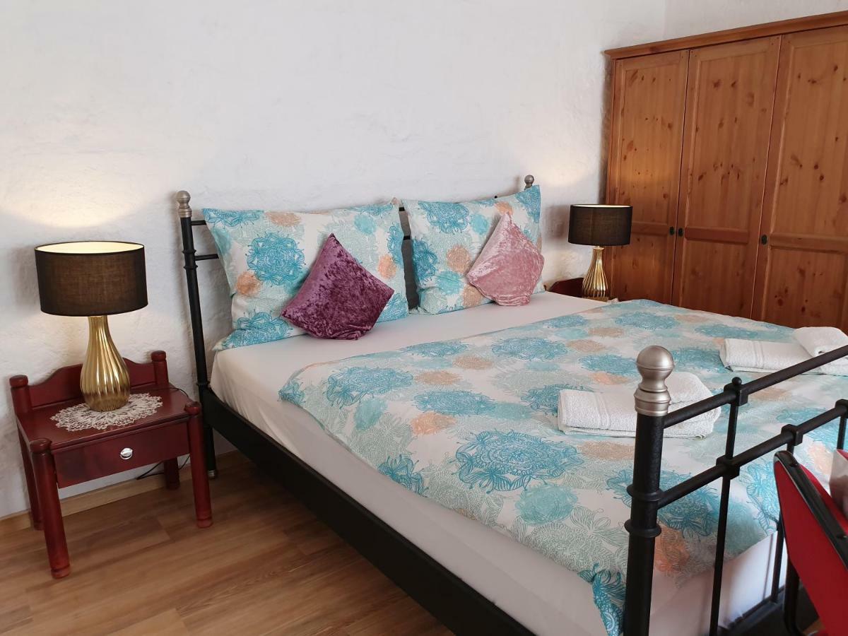Karmelita Boutique Apartman Šoproň Exteriér fotografie