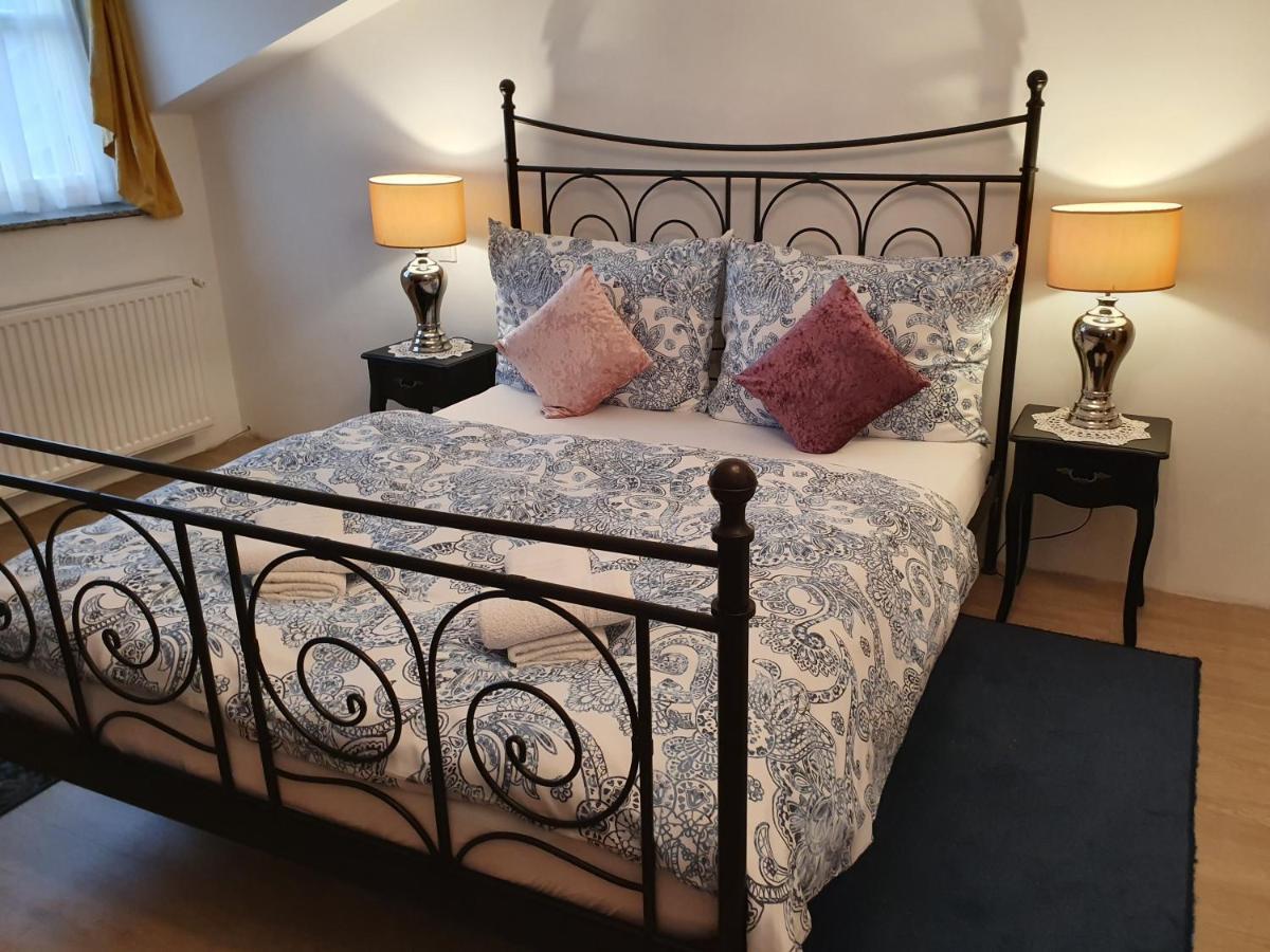 Karmelita Boutique Apartman Šoproň Exteriér fotografie