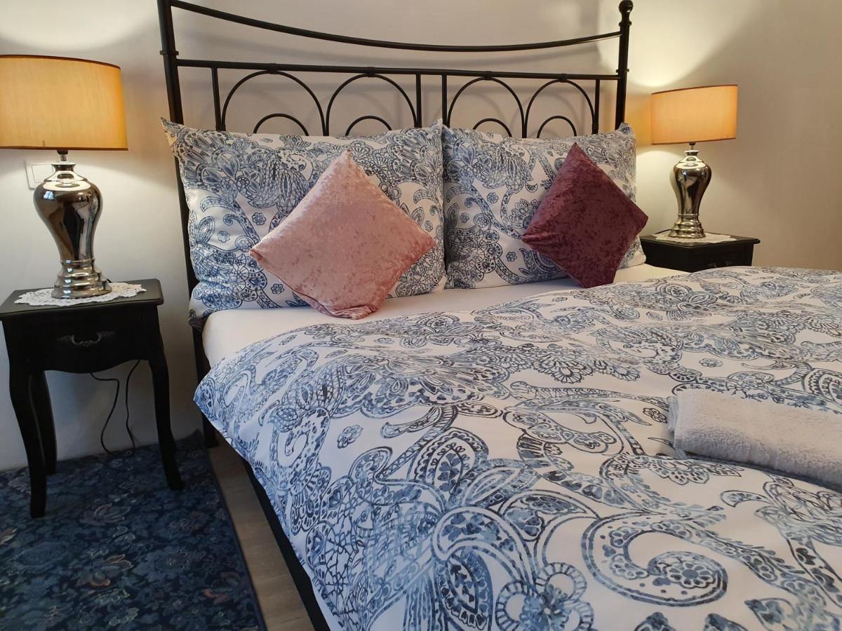 Karmelita Boutique Apartman Šoproň Exteriér fotografie